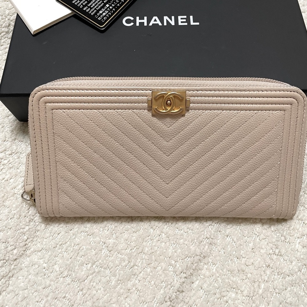 Chanel boy chevron caviar continental zip wallet